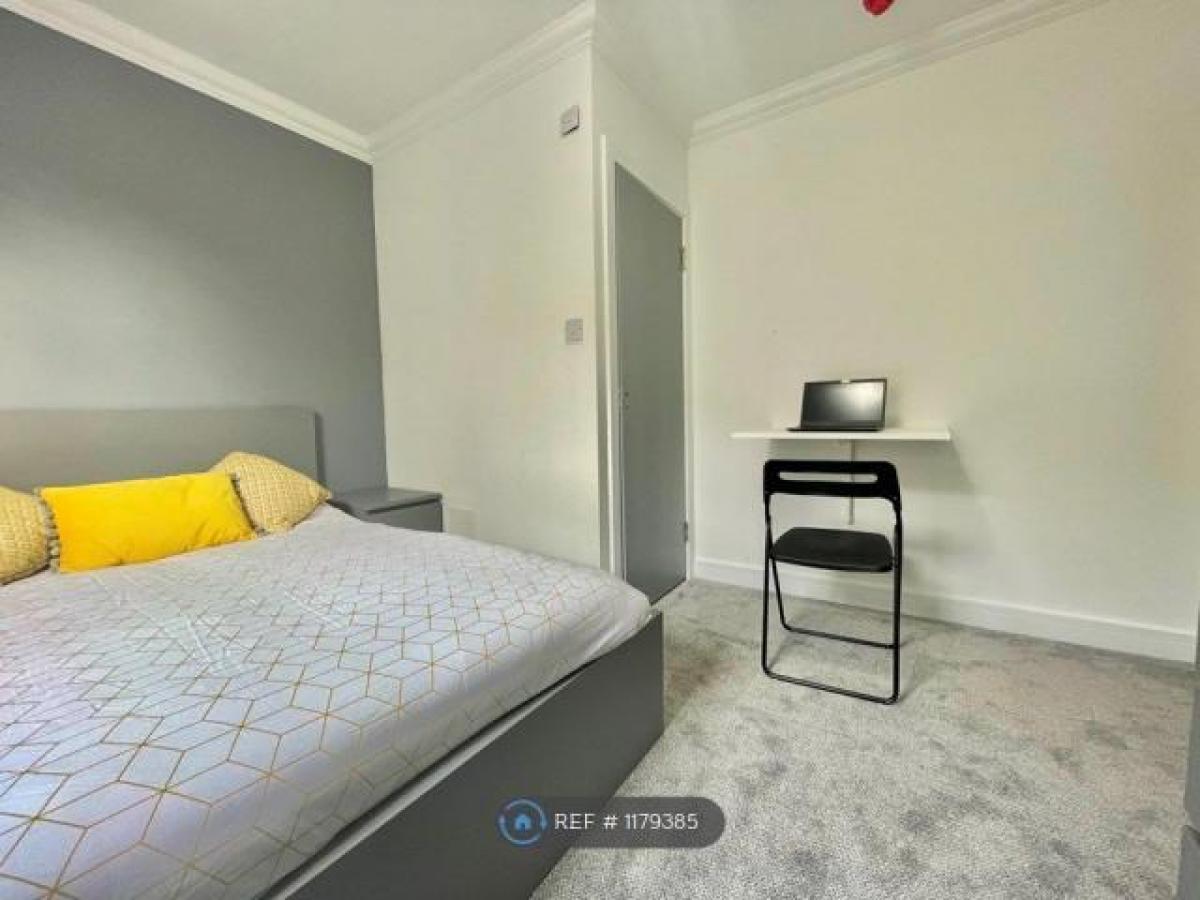 Picture of Apartment For Rent in Gravesend, Kent, United Kingdom