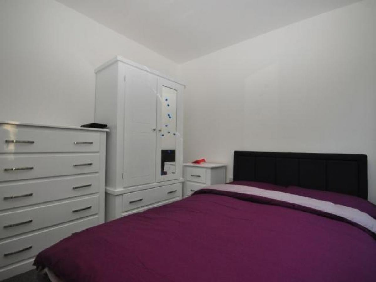 Picture of Apartment For Rent in Crawley, West Sussex, United Kingdom