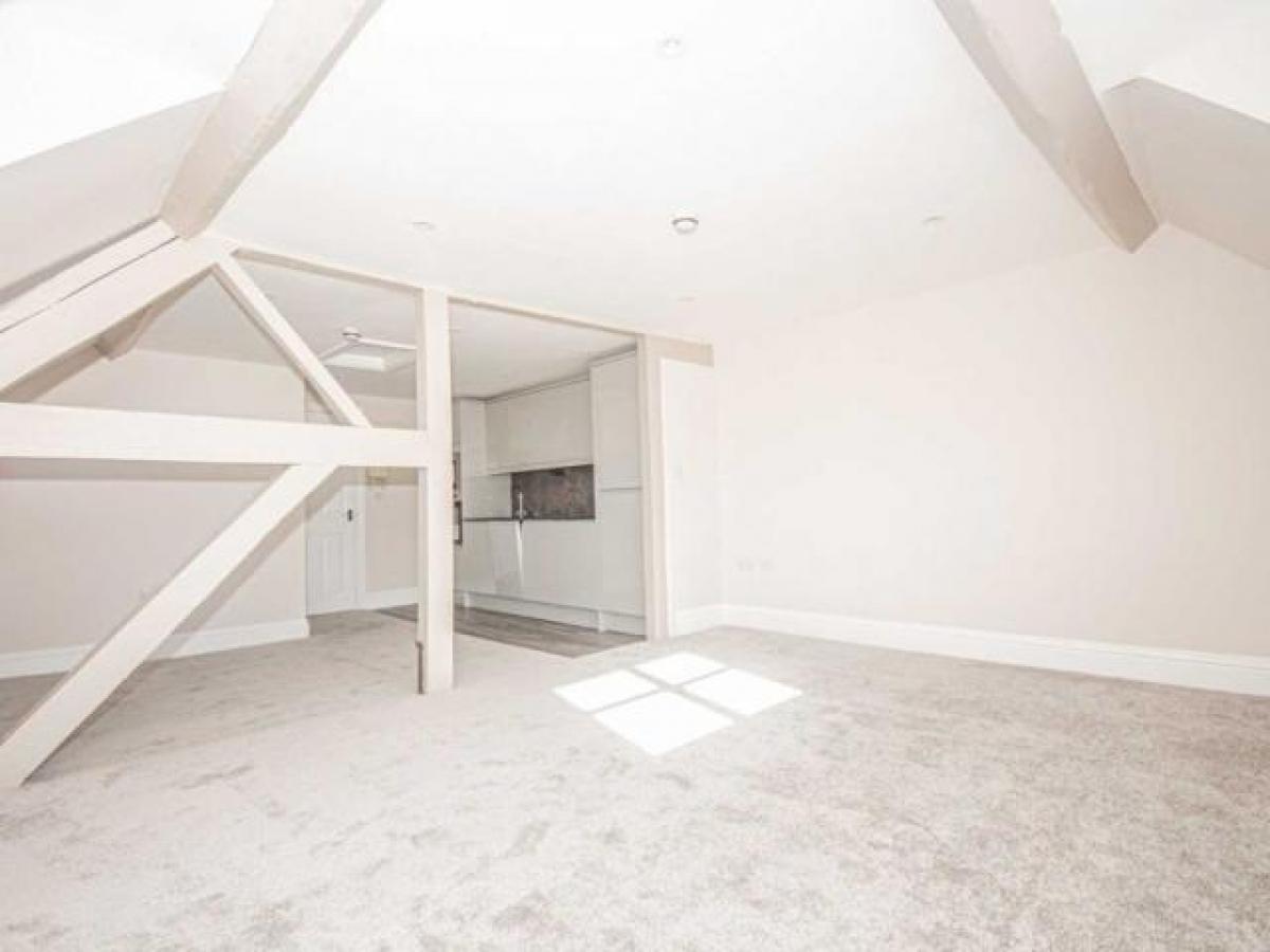 Picture of Apartment For Rent in Warwick, Warwickshire, United Kingdom