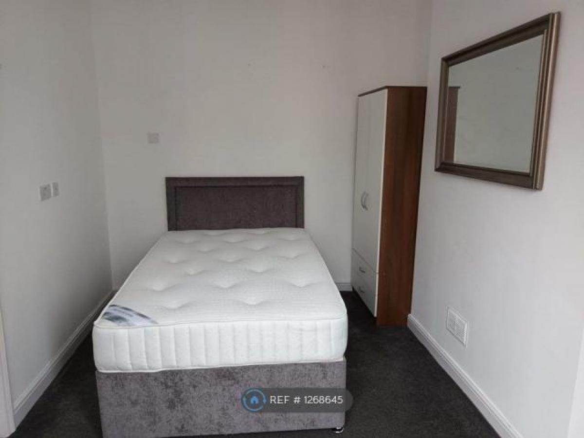 Picture of Apartment For Rent in Stoke on Trent, Staffordshire, United Kingdom