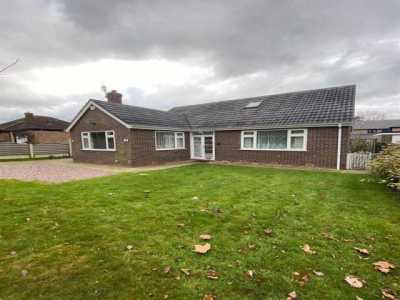 Bungalow For Rent in Altrincham, United Kingdom