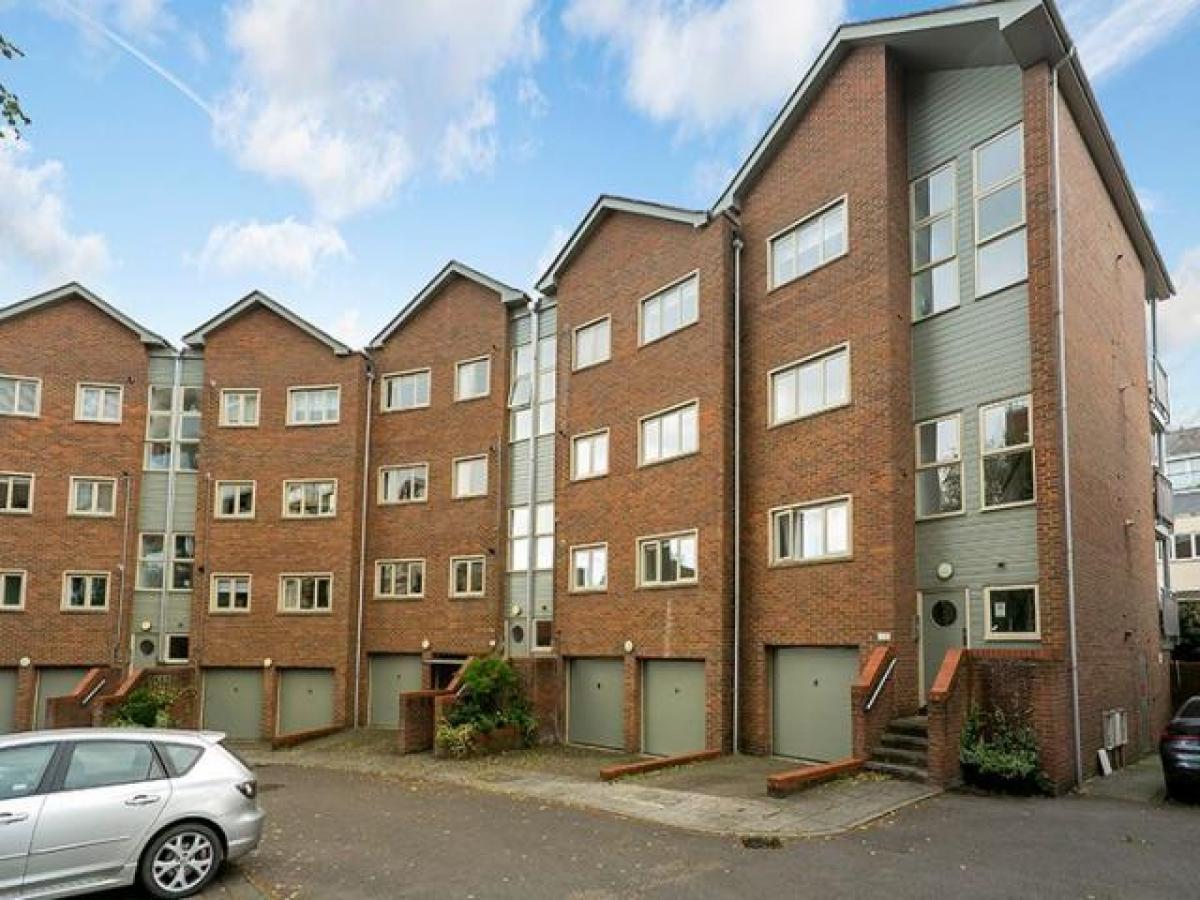 Picture of Apartment For Rent in Brentford, Greater London, United Kingdom