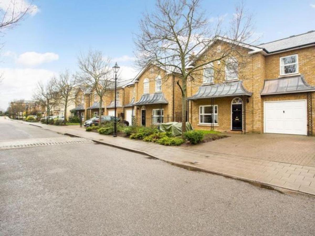 Picture of Home For Rent in Surbiton, Greater London, United Kingdom