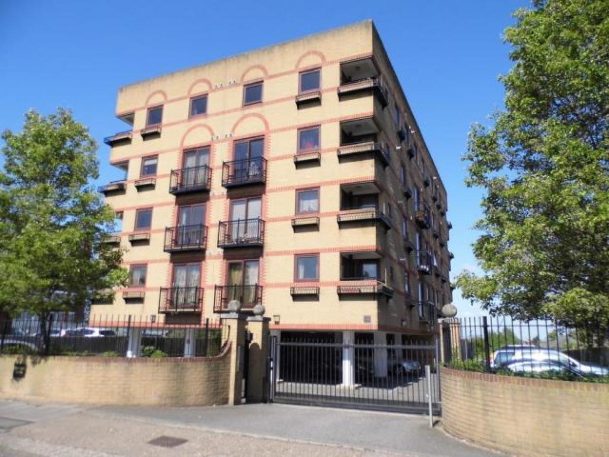 Picture of Apartment For Rent in Aylesbury, Buckinghamshire, United Kingdom