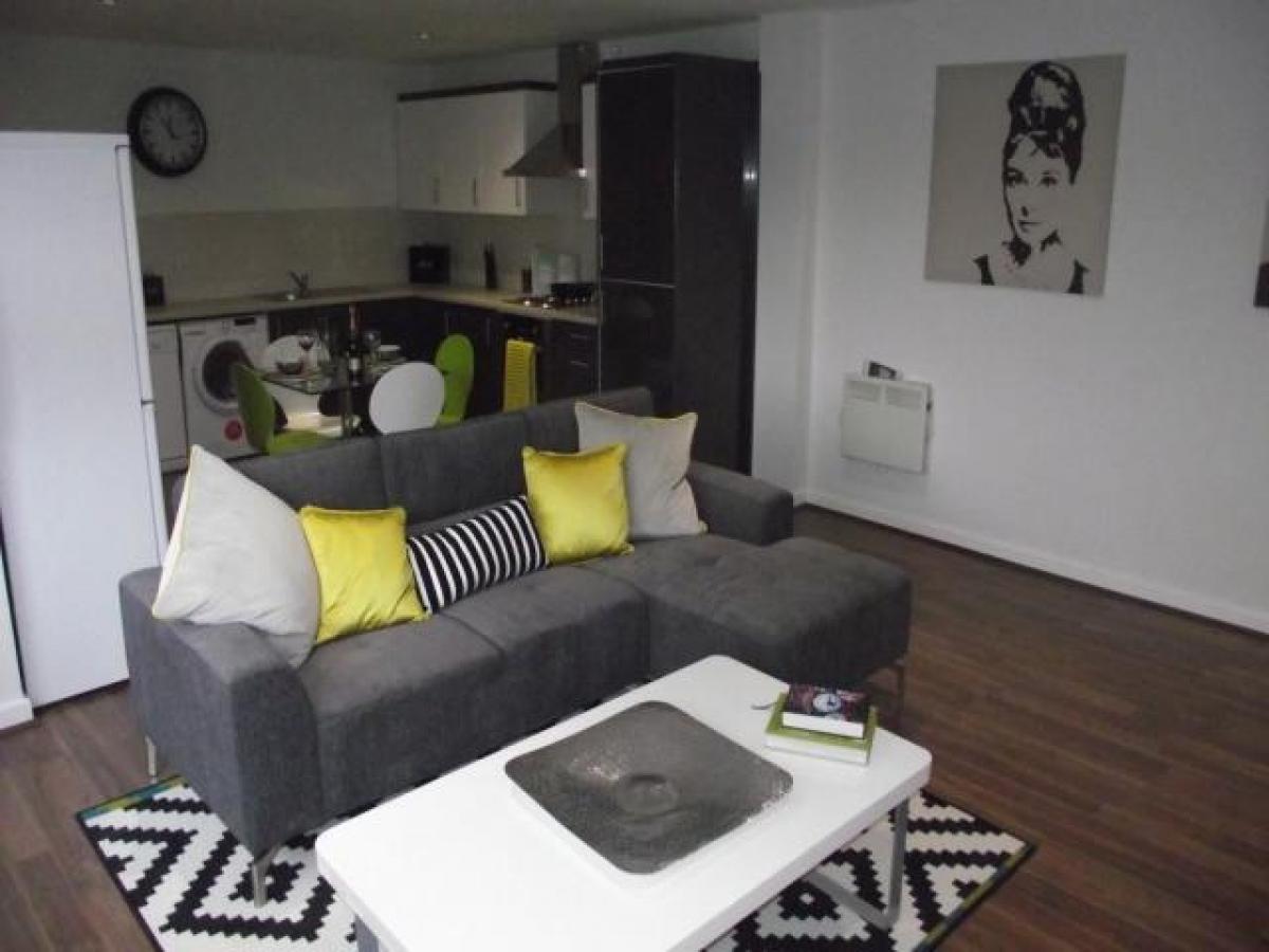 Picture of Apartment For Rent in Halesowen, West Midlands, United Kingdom