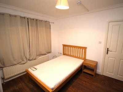 Apartment For Rent in Egham, United Kingdom