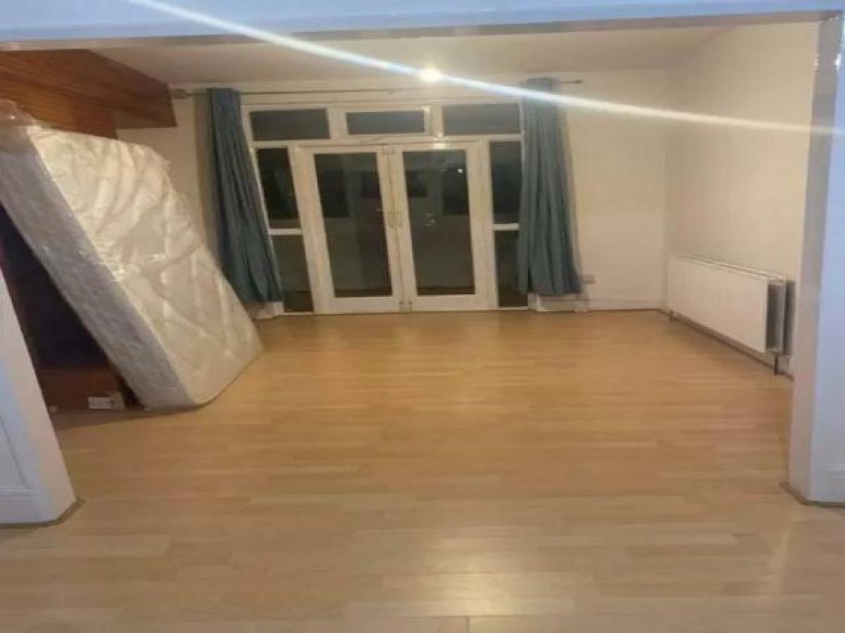 Picture of Home For Rent in Ilford, Greater London, United Kingdom