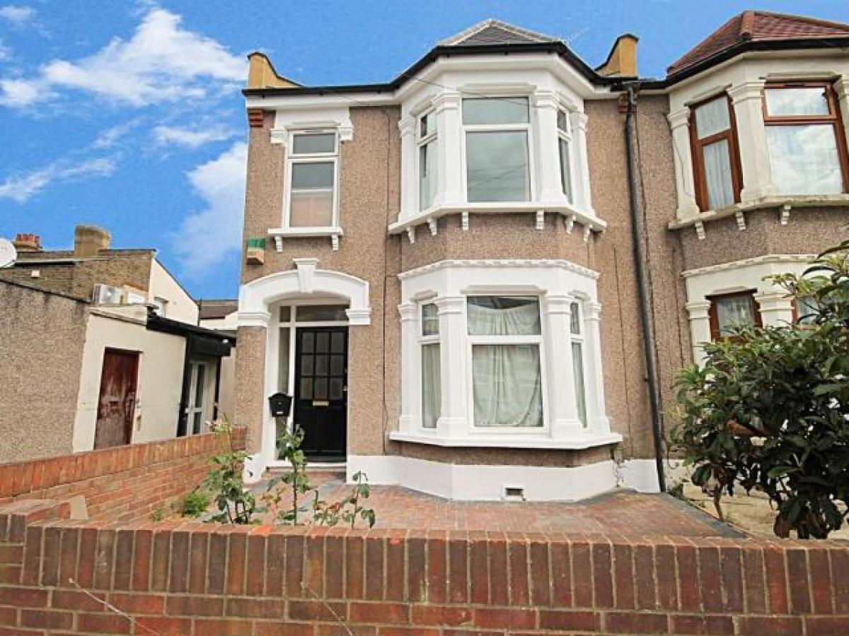 Picture of Home For Rent in Ilford, Greater London, United Kingdom