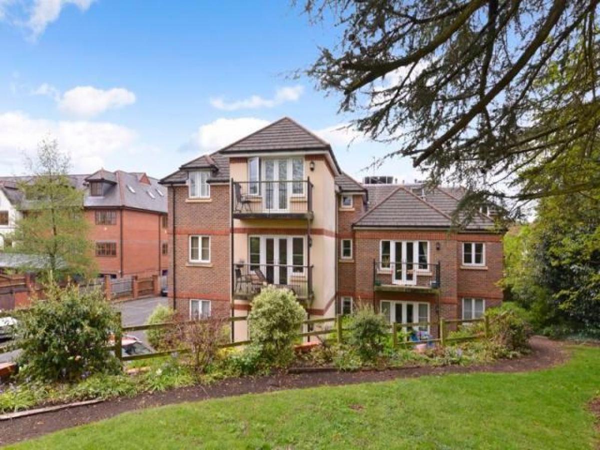Picture of Apartment For Rent in Godalming, Surrey, United Kingdom