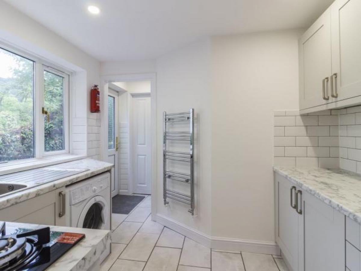 Picture of Home For Rent in Pontypridd, Mid Glamorgan, United Kingdom