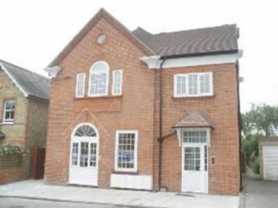 Apartment For Rent in Egham, United Kingdom