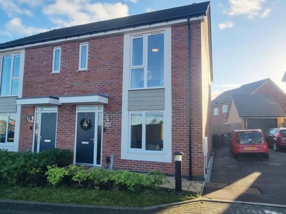 Picture of Home For Rent in Chesterfield, Derbyshire, United Kingdom