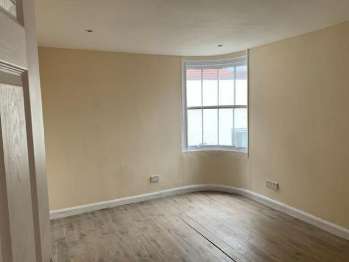 Picture of Office For Rent in Horsham, West Sussex, United Kingdom