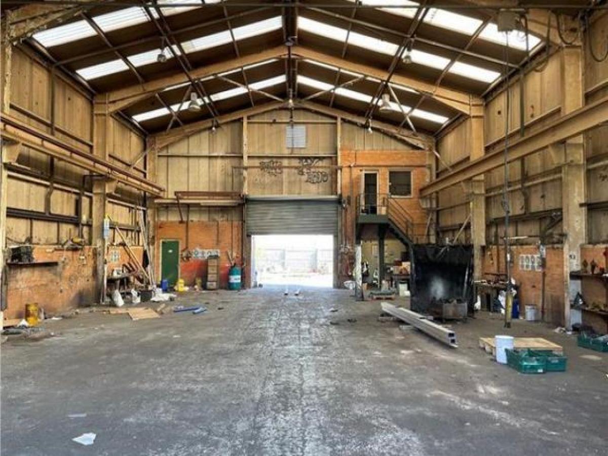 Picture of Industrial For Rent in Mansfield, Nottinghamshire, United Kingdom