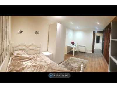 Apartment For Rent in Egham, United Kingdom