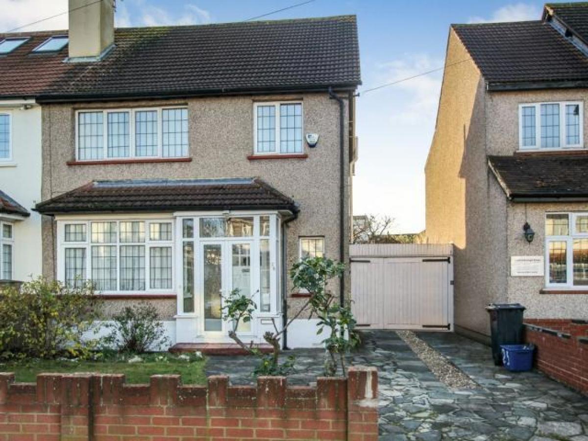 Picture of Home For Rent in Ilford, Greater London, United Kingdom