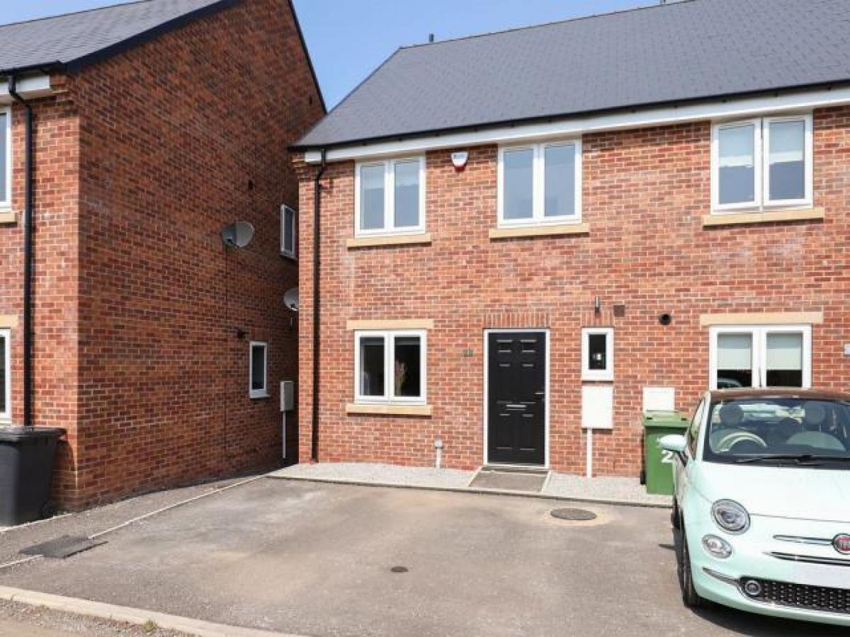 Picture of Home For Rent in Chesterfield, Derbyshire, United Kingdom
