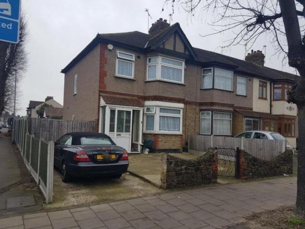 Picture of Home For Rent in Romford, Essex, United Kingdom