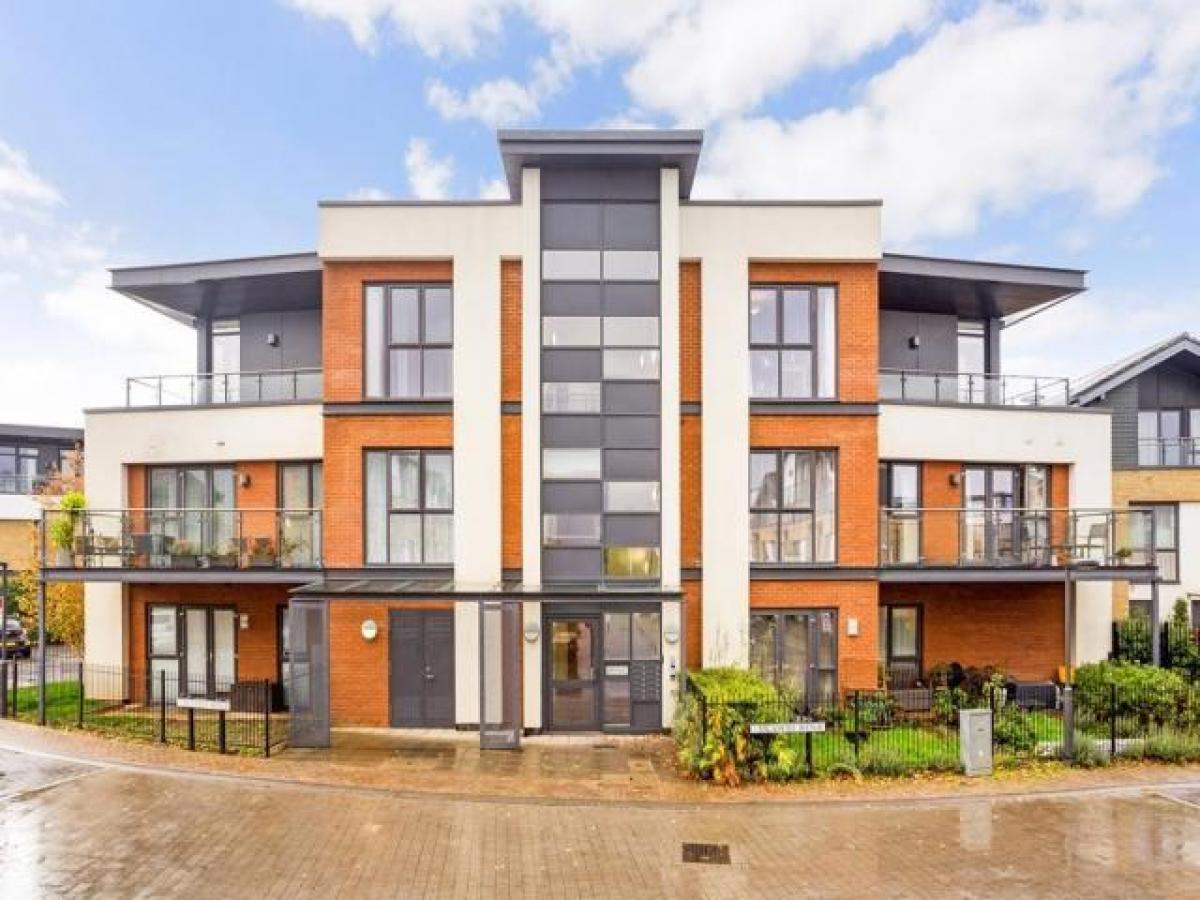 Picture of Apartment For Rent in Woking, Surrey, United Kingdom