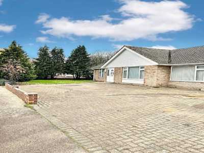 Bungalow For Rent in Bedford, United Kingdom