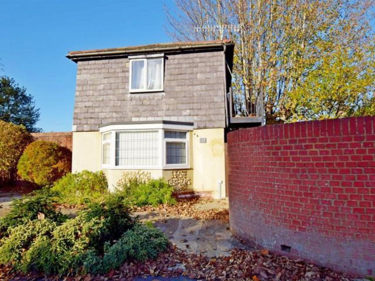 Picture of Apartment For Rent in Chichester, West Sussex, United Kingdom