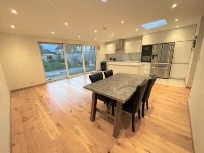Home For Rent in Rainham, United Kingdom