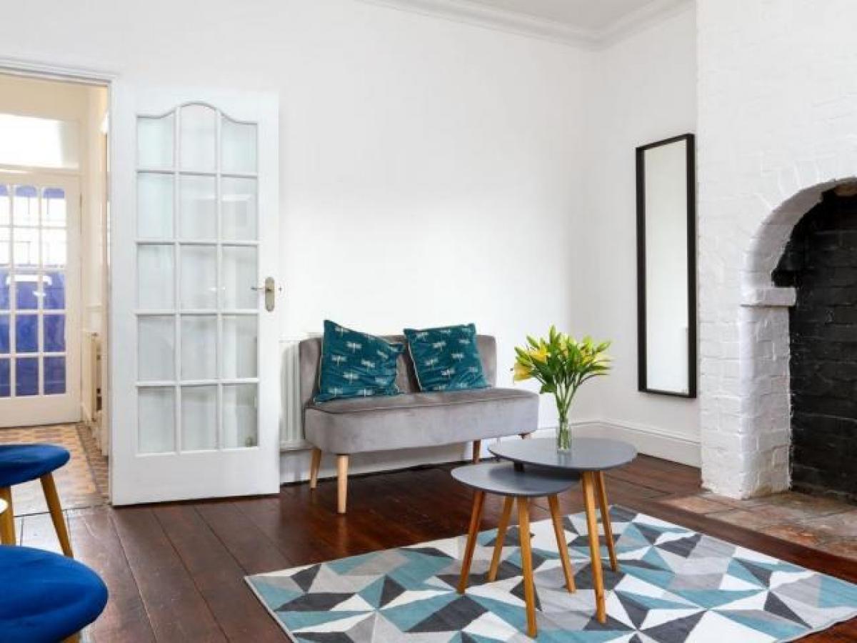 Picture of Apartment For Rent in Smethwick, West Midlands, United Kingdom