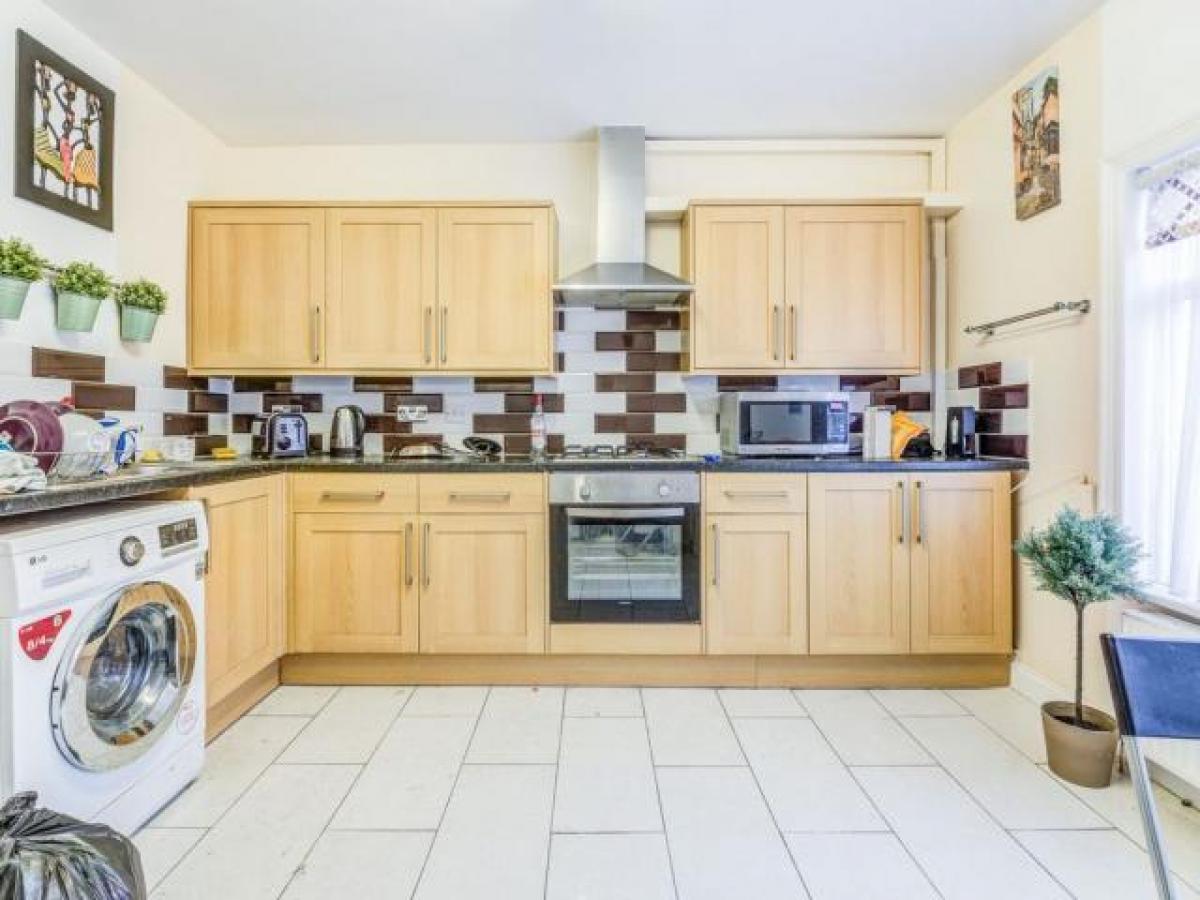 Picture of Apartment For Rent in Kenilworth, Warwickshire, United Kingdom