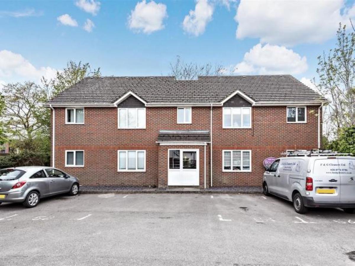 Picture of Apartment For Rent in Petersfield, Hampshire, United Kingdom