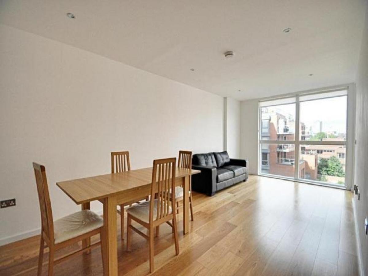 Picture of Apartment For Rent in Brentford, Greater London, United Kingdom