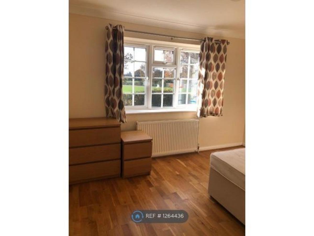 Picture of Apartment For Rent in Horsham, West Sussex, United Kingdom