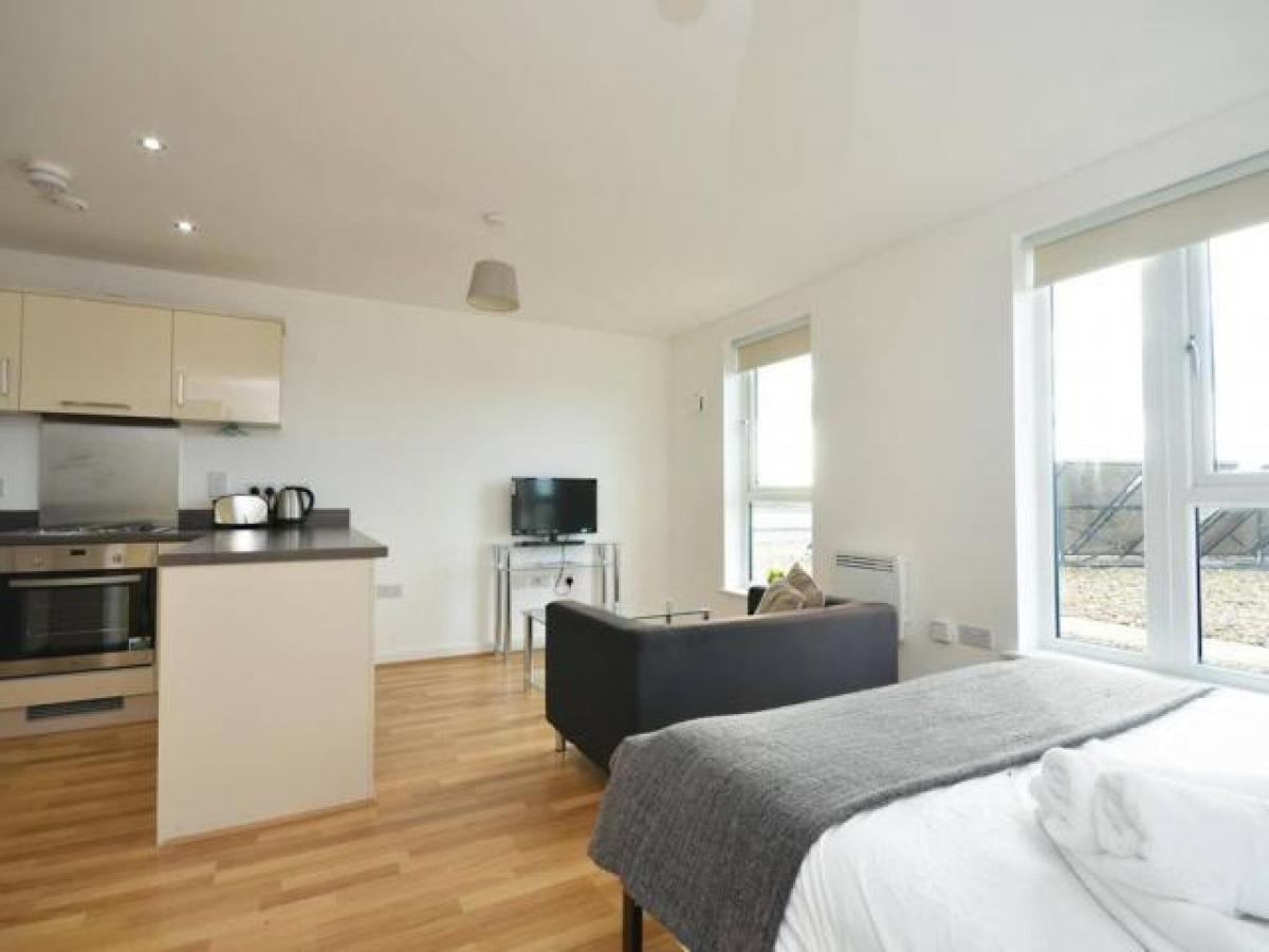 Picture of Apartment For Rent in Woking, Surrey, United Kingdom