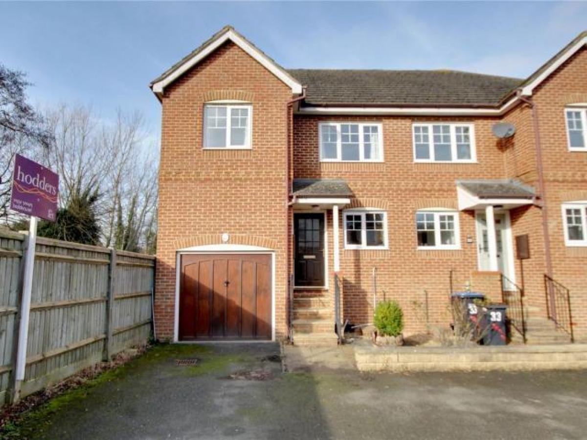 Picture of Home For Rent in Chertsey, Surrey, United Kingdom