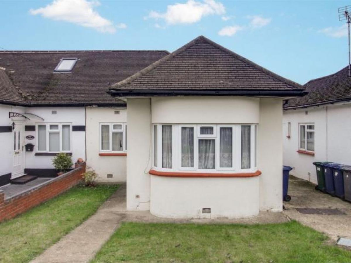 Picture of Bungalow For Rent in Edgware, Greater London, United Kingdom