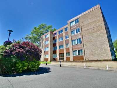 Apartment For Rent in Bromley, United Kingdom