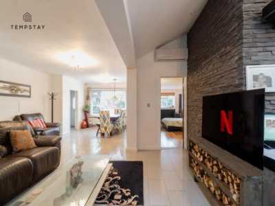 Home For Rent in Ascot, United Kingdom