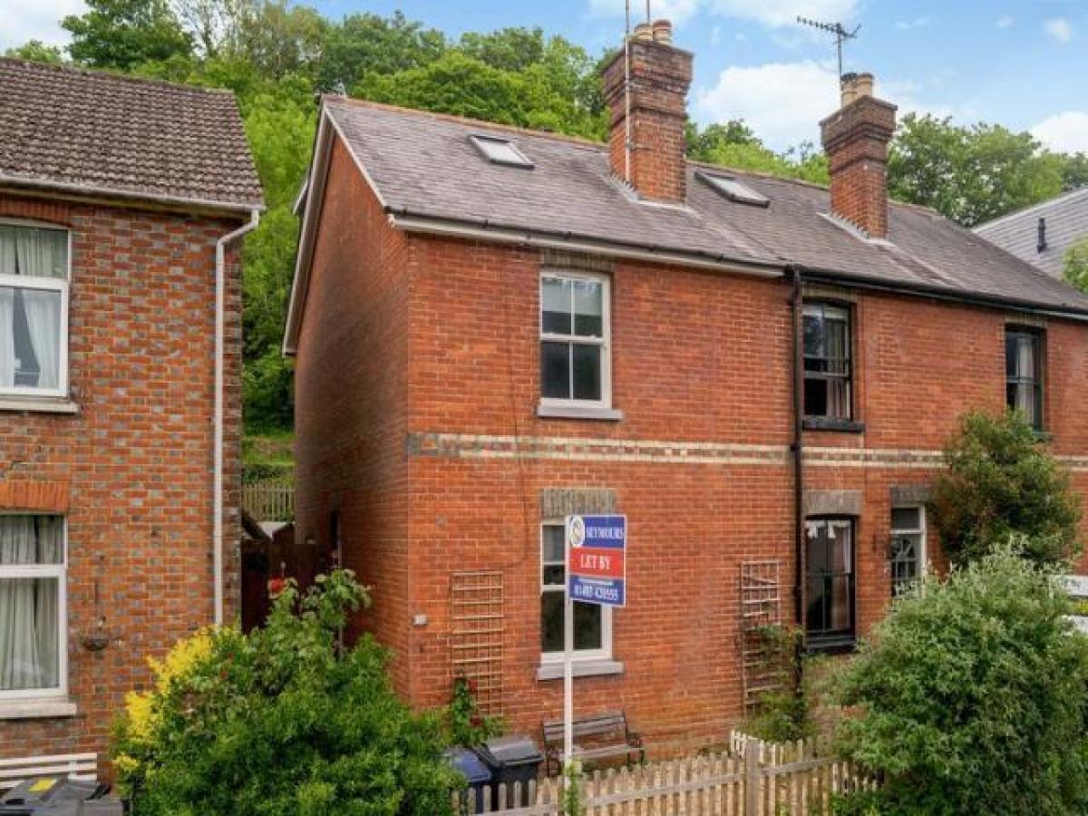 Picture of Home For Rent in Godalming, Surrey, United Kingdom