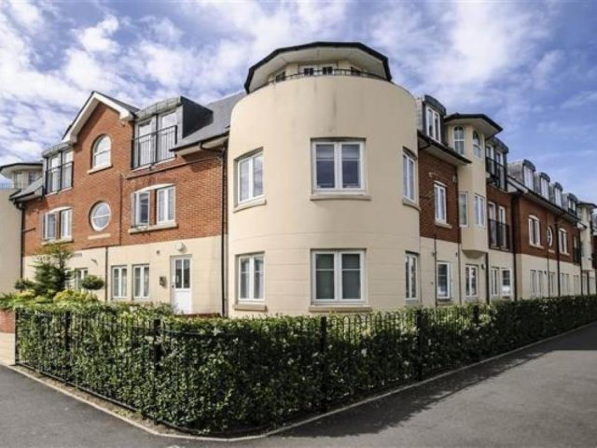 Picture of Apartment For Rent in Egham, Surrey, United Kingdom