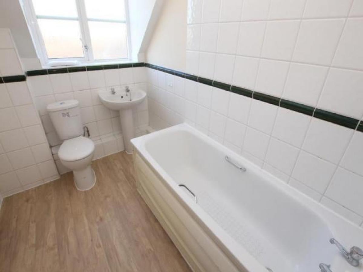 Picture of Apartment For Rent in Woking, Surrey, United Kingdom