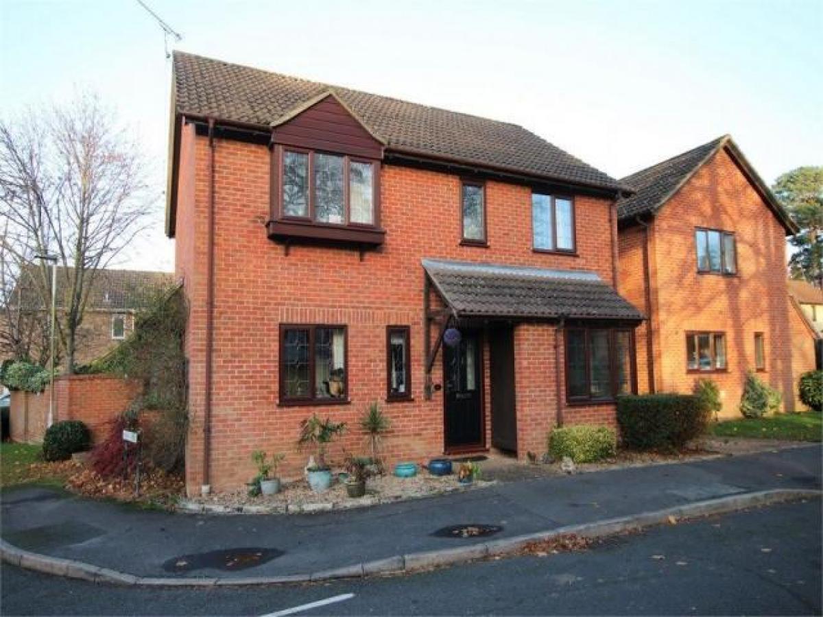 Picture of Home For Rent in Crowthorne, Berkshire, United Kingdom