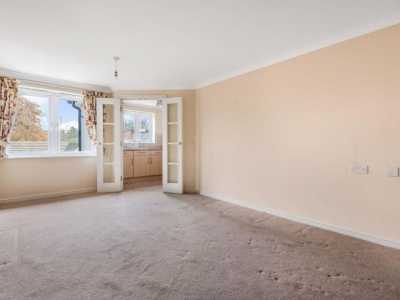 Apartment For Rent in Uxbridge, United Kingdom