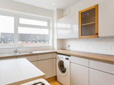 Apartment For Rent in Surbiton, United Kingdom
