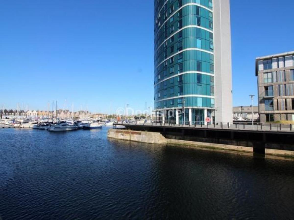 Picture of Apartment For Rent in Chatham, Kent, United Kingdom