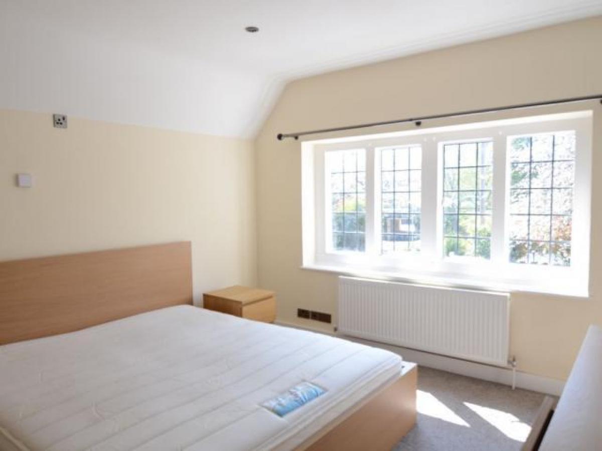 Picture of Apartment For Rent in Farnborough, Hampshire, United Kingdom