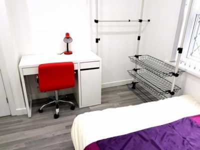 Home For Rent in Huddersfield, United Kingdom