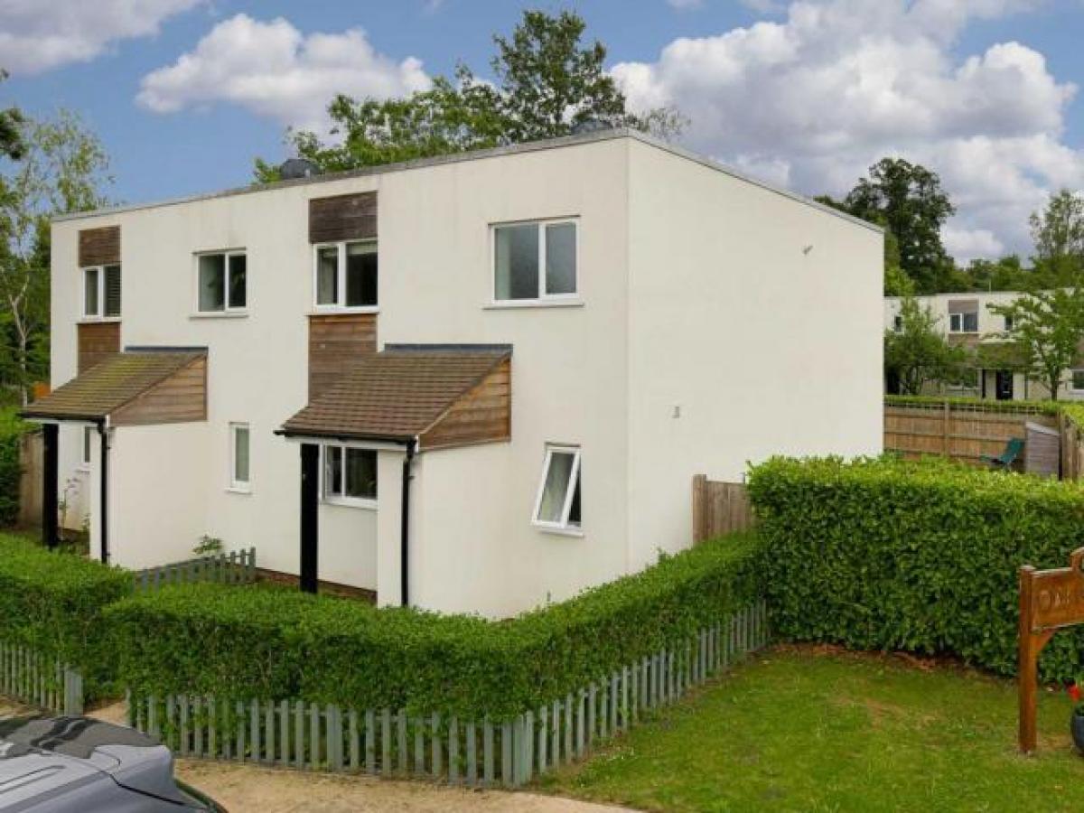 Picture of Home For Rent in Epsom, Surrey, United Kingdom