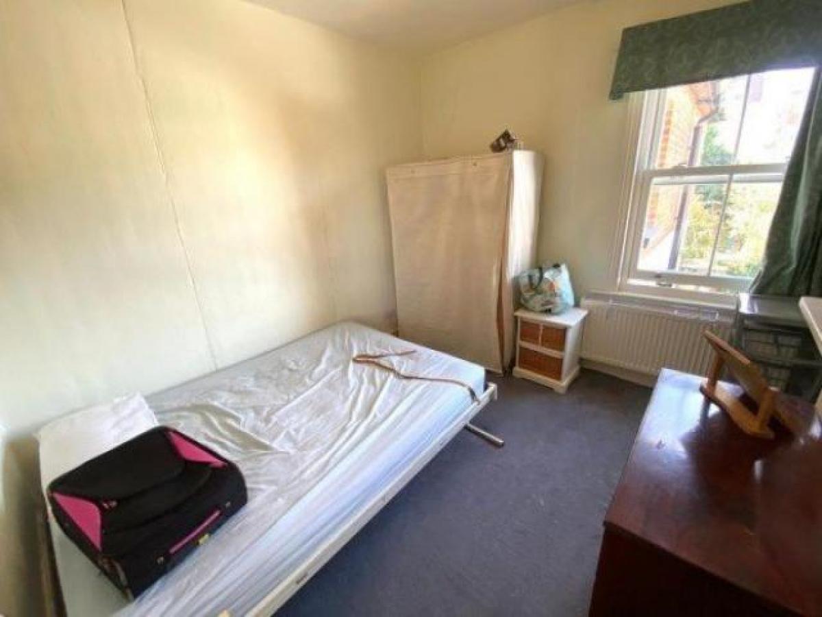 Picture of Apartment For Rent in Guildford, Surrey, United Kingdom