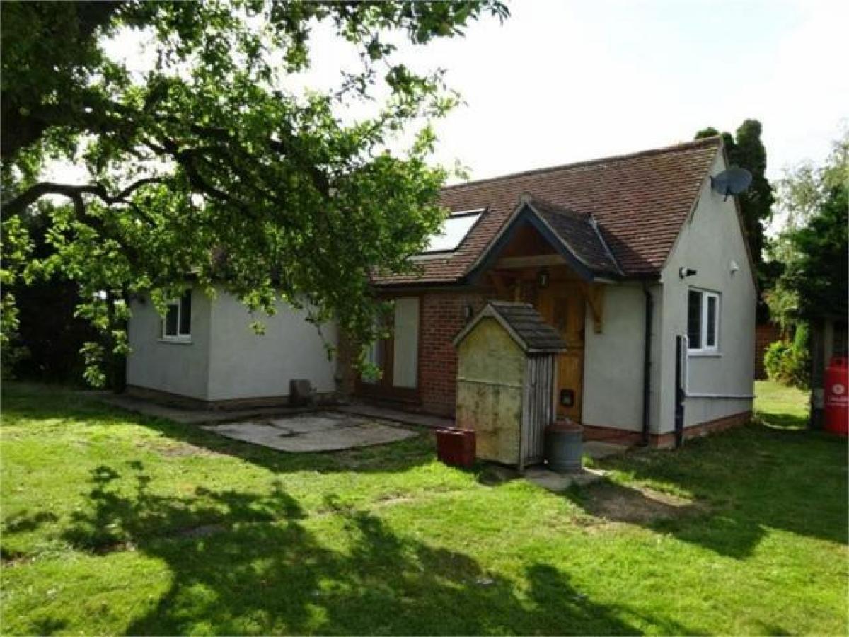 Picture of Bungalow For Rent in Ware, Hertfordshire, United Kingdom
