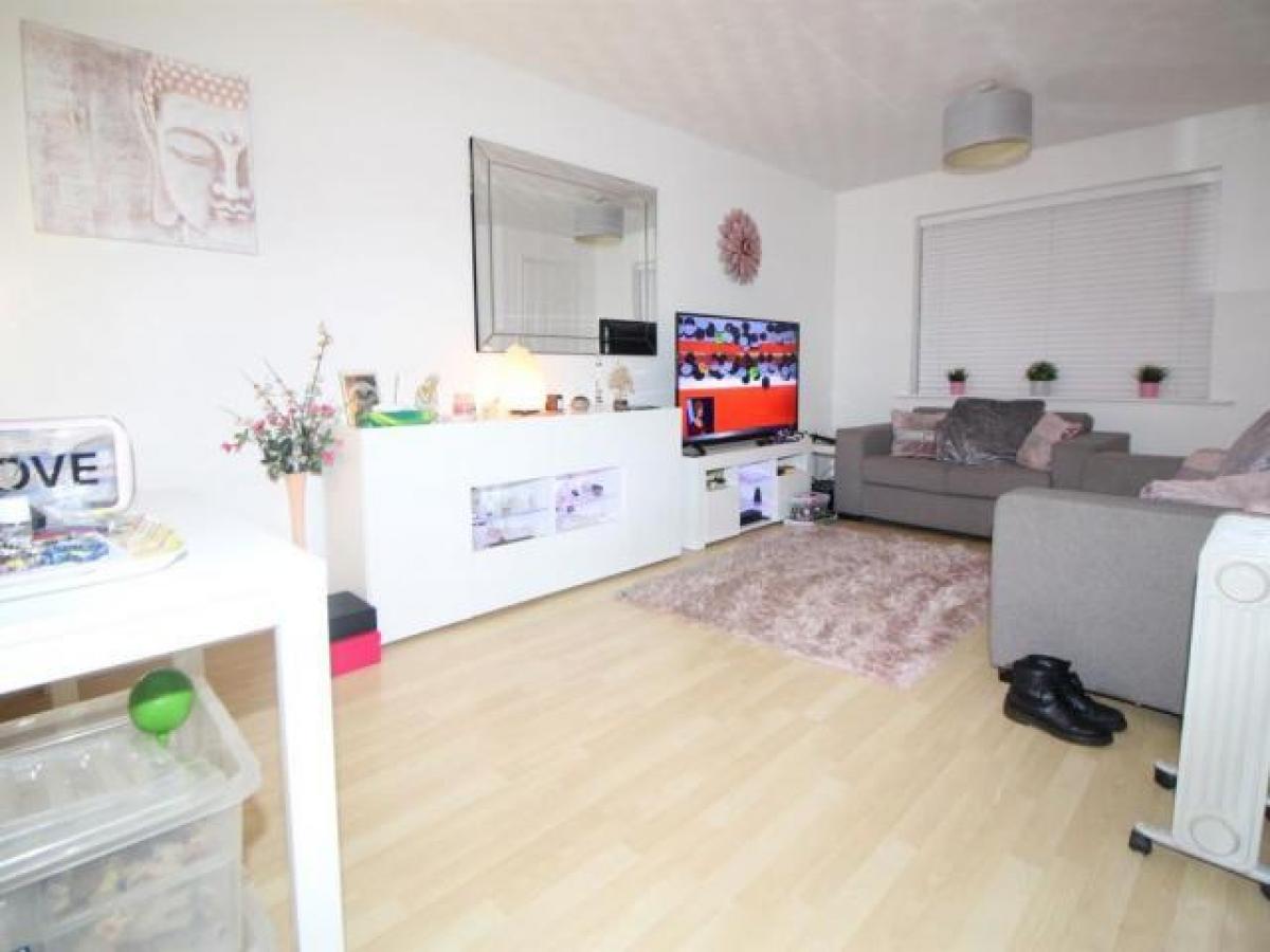 Picture of Apartment For Rent in Waltham Cross, Hertfordshire, United Kingdom