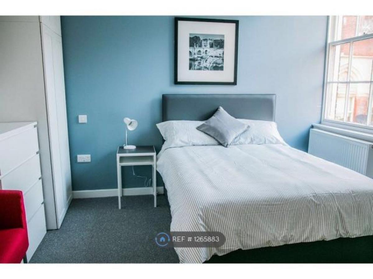 Picture of Apartment For Rent in Dudley, West Midlands, United Kingdom